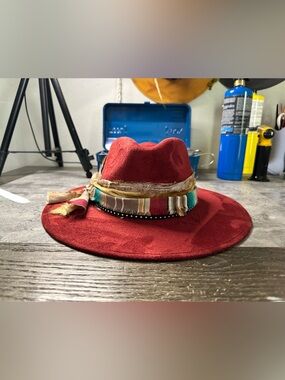 NWT Wide Brim Tear Drop Fedora